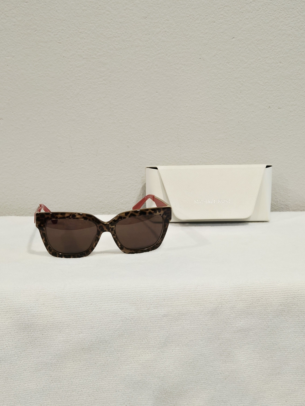 Michael Kors Tortoise Square Sunglasses with Dark Brown Lenses EUC - Picture 2 of 10